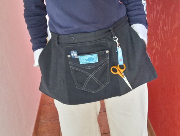 <strong>15-tablier-COUTURE-anthracite-upcycling</strong> <em></em><br /></p><p>