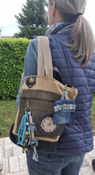 <strong>1-Sac-a main-NOMADE beige-upcycling</strong> <em></em><br /></p><p>