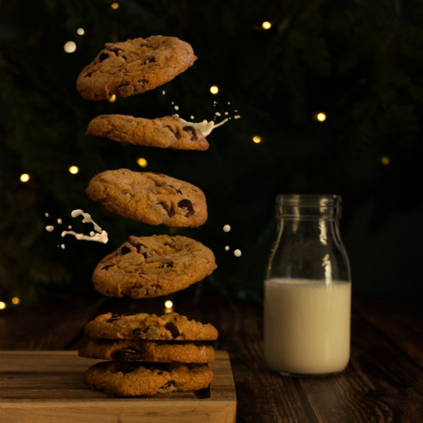 <strong>photo-cookies-levitation</strong> <em>Cookies</em><br /></p><p>