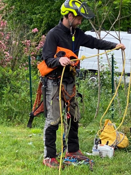 <strong>préparation chantier élagage</strong> <em></em><br  /></p><p> 